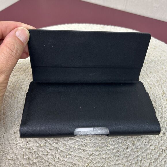 Verizon Universal Leather Pouch with Belt Clip for Medium Size Devices - Black - Picture 4 of 9